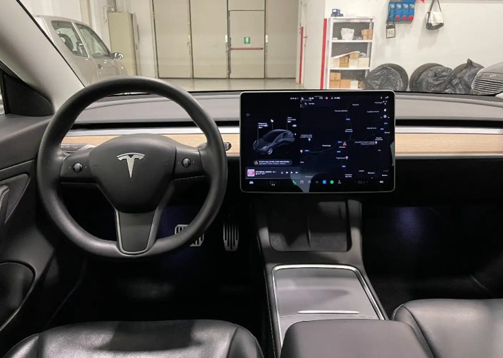 TESLA MODEL 3 (01/12/2020) - 